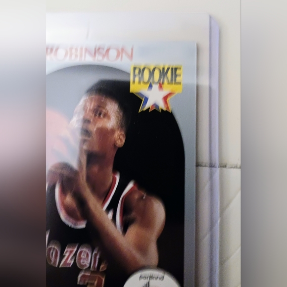 1990-91 NBA Hoops - #250 Clifford Robinson (RC) - Picture 4 of 11